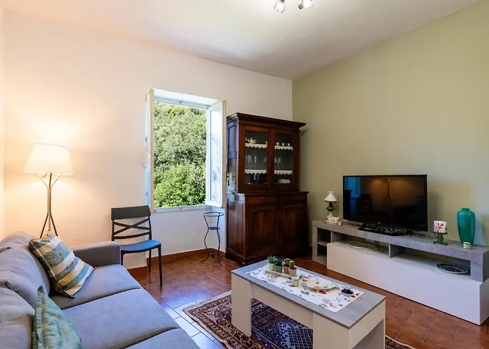 Lejlighed Schoener Augenblick By Interhome Pantasina